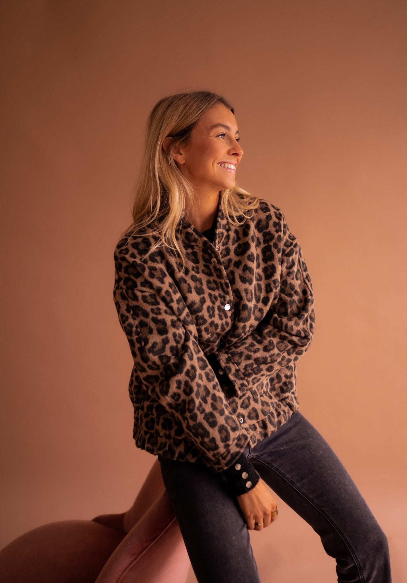 Luna™ | Den trendiga leopardjackan du inte får missa