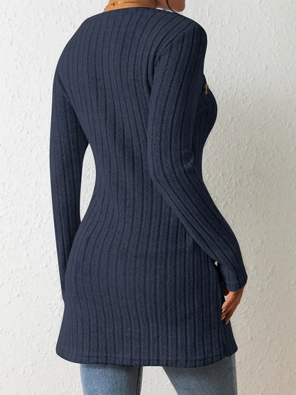 Julia™ | Asymmetrisk Ribbad Blus – Elegans och Komfort i Ett