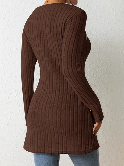 Julia™ | Asymmetrisk Ribbad Blus – Elegans och Komfort i Ett