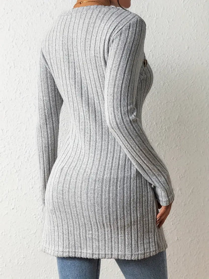 Julia™ | Asymmetrisk Ribbad Blus – Elegans och Komfort i Ett